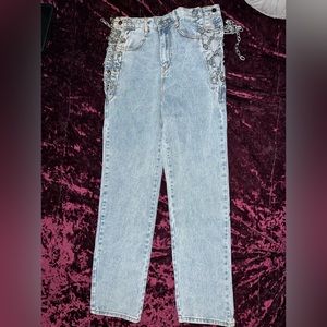 Breaking chains straight leg jeans-light blue wash